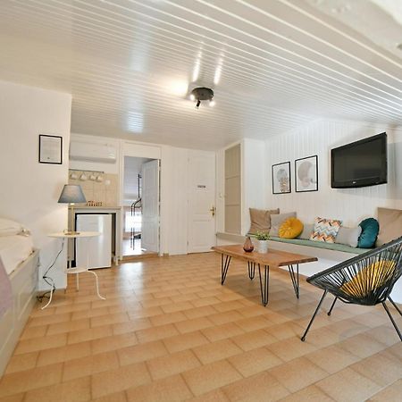 Athina Guesthouse 이드라 외부 사진
