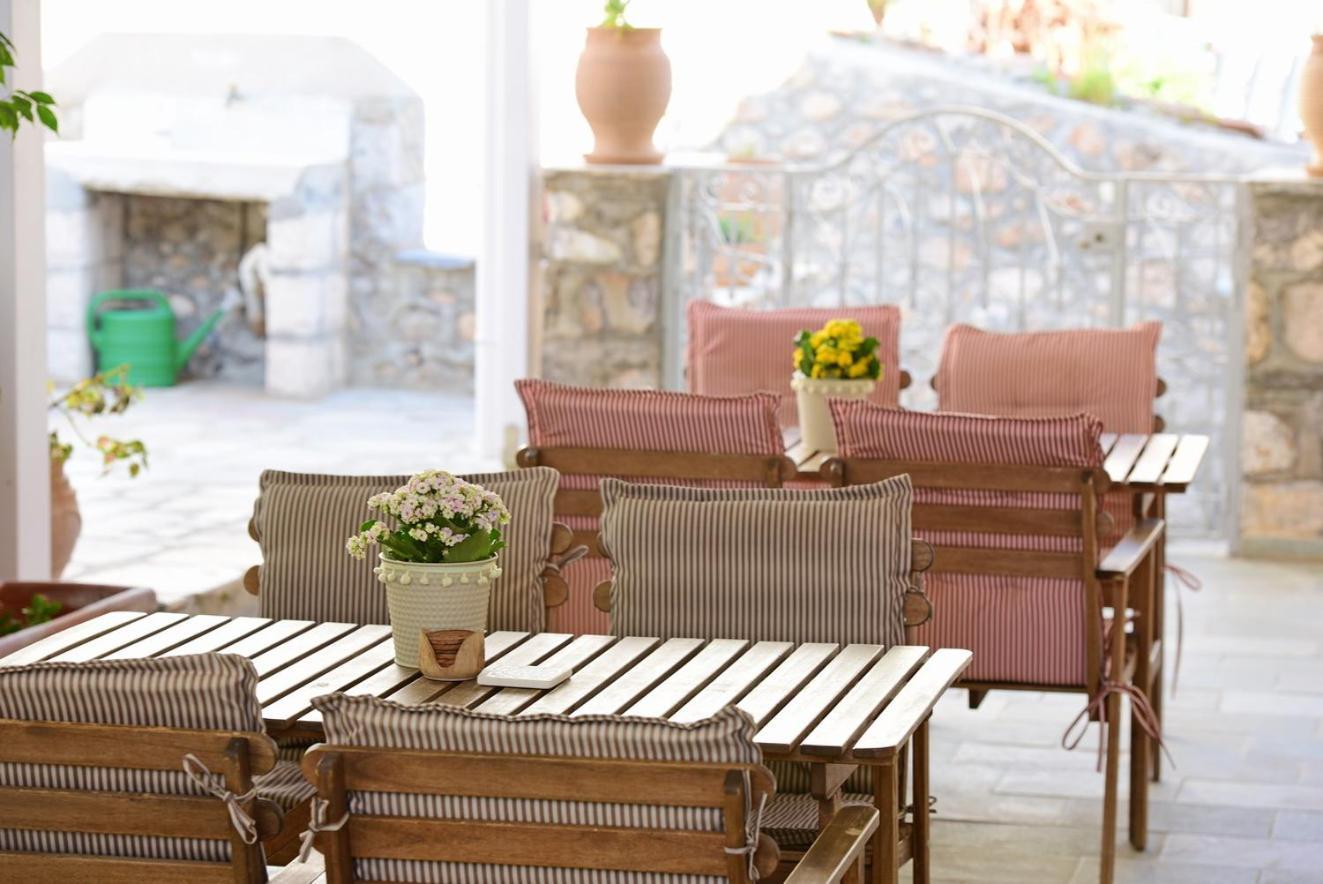 Athina Guesthouse 이드라 외부 사진