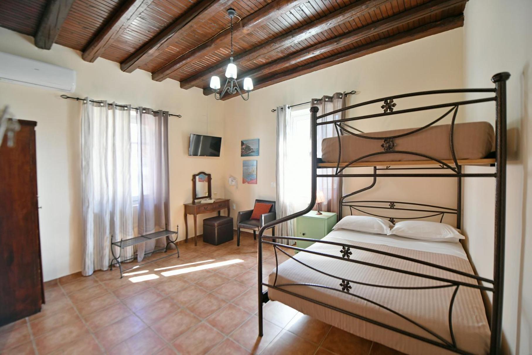 Athina Guesthouse 이드라 외부 사진
