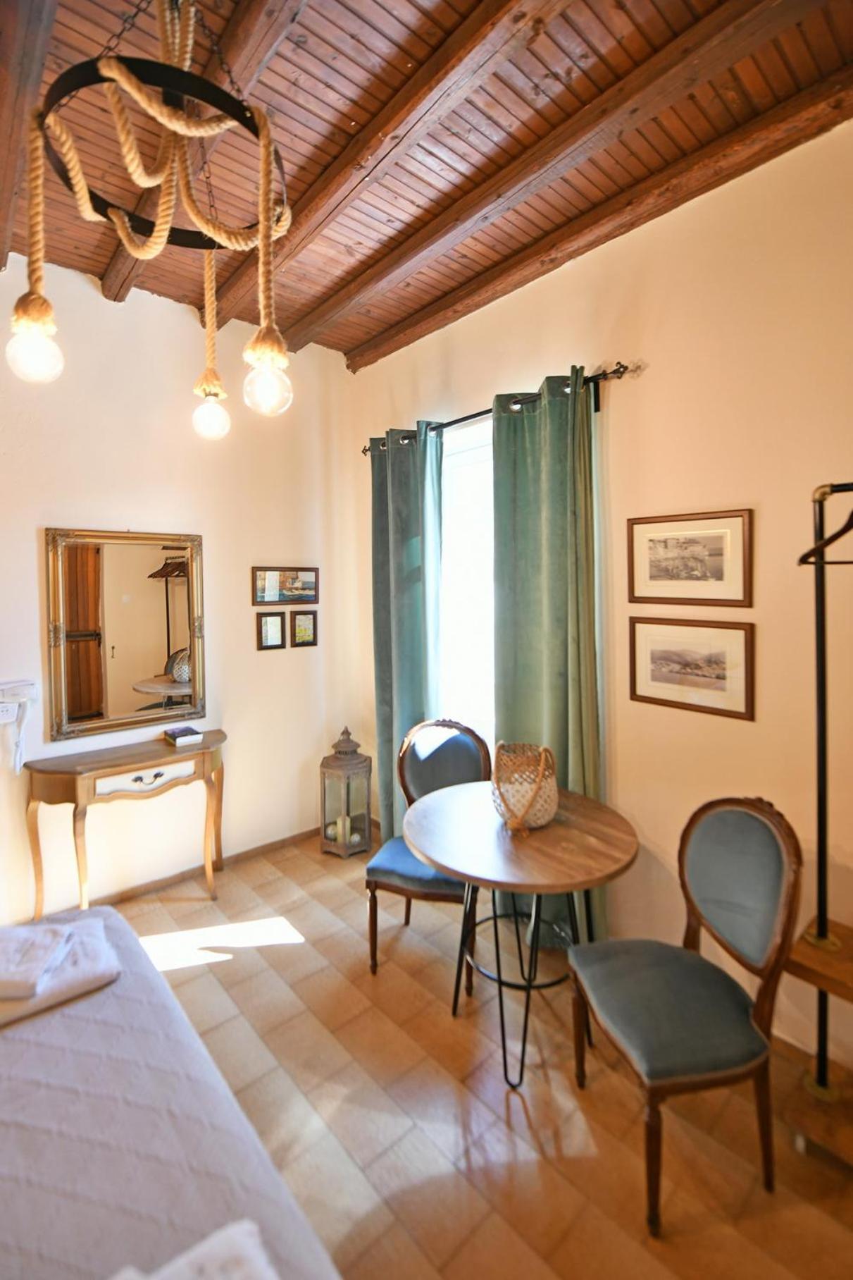 Athina Guesthouse 이드라 외부 사진